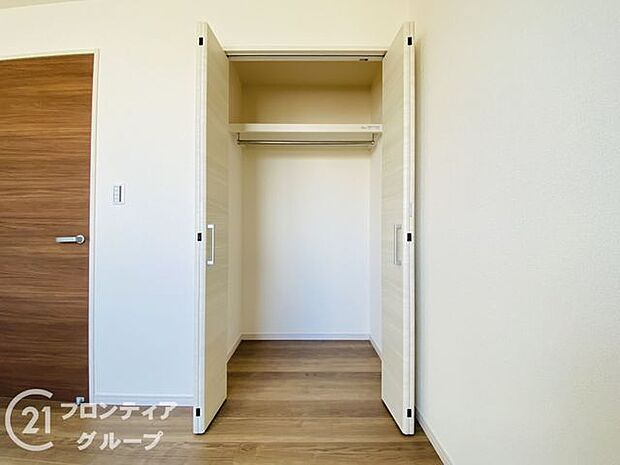 各室に収納スペ―スがありますのでお部屋スッキリ片付きますね