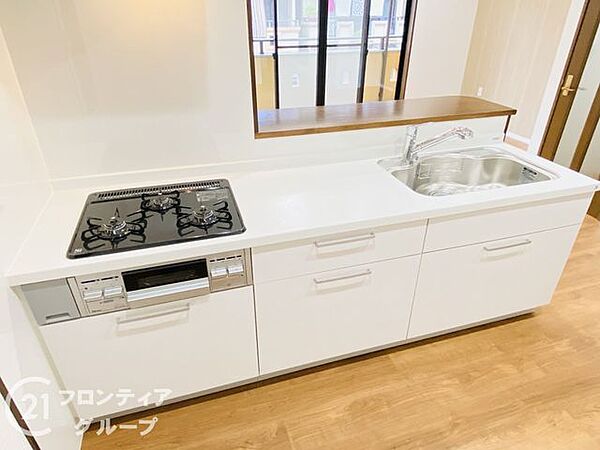 対面カウンターで、家族とコミュニケーションを取りながら料理ができるキッチンです