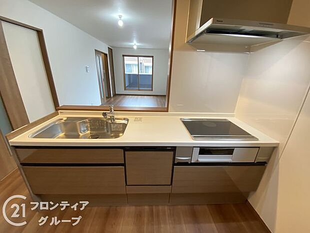 対面カウンターで、家族とコミュニケーションを取りながら料理ができるキッチンです。