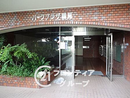 風格あるエントランスで、住む人に安心感を与えます