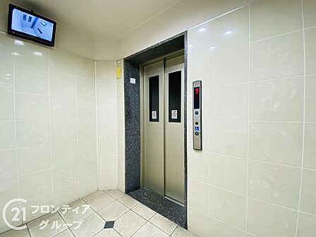 マンションのエレベーターは、快適でスムーズな移動を提供し、住む人の利便性を高める重要な設備です!