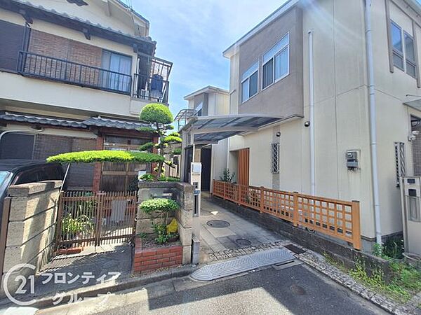 外観：327001675018