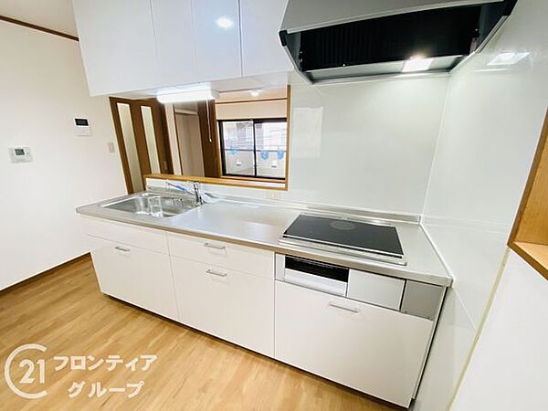 フラットな作業台と壁面は掃除がしやすく、清潔を保ちやすいです