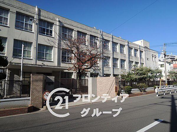 大阪市立豊里小学校 徒歩14分。 1110m