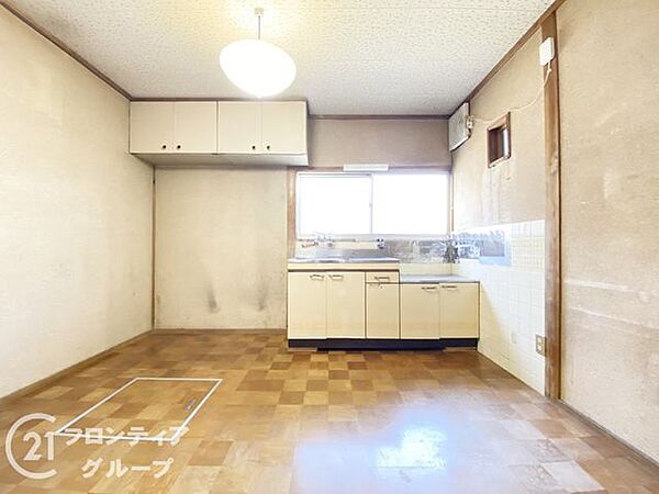 和室の扉を開けるとダイニングルームです！家族団らんの時間を過ごせます