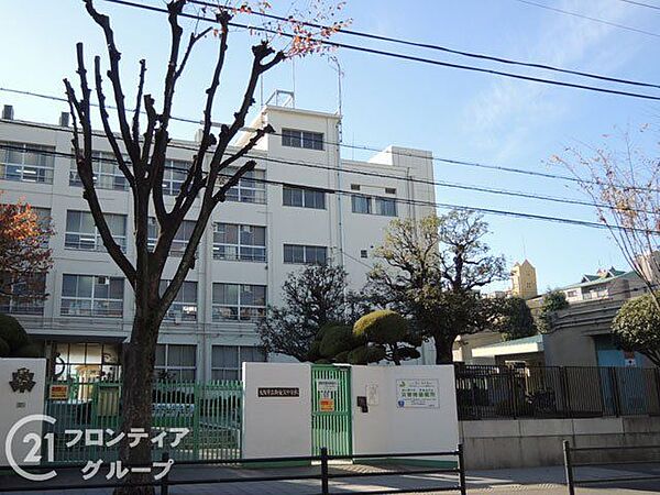 大阪市立新東淀中学校 徒歩19分。 1460m