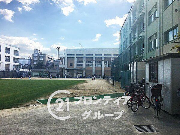 大阪市立関目小学校 徒歩8分。 580m