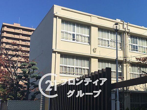 大阪市立今津小学校 徒歩8分。 630m
