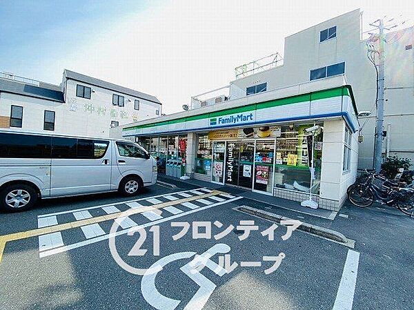 ファミリーマート今津中三丁目店 徒歩4分。 310m