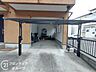 駐車場：屋根付きのカースペースで大切なお車も守られます