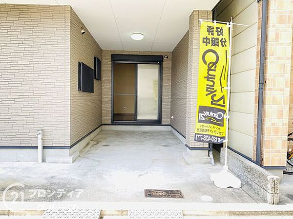 駐車スペースを確保しているため、お車をお持ちの方にも安心です。荷物の積み下ろしもしやすく、毎日の生活を快適にサポートします。