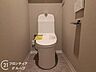 トイレ：温水洗浄便座付きのトイレも新しく交換され、毎日快適にご使用いただけます。マイホーム購入に関する些細な疑問や不安も、経験豊富なスタッフがしっかりとサポートし解決へと導きます