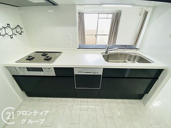 対面式キッチンで、ご家族とお話しながらお料理ができる楽しい空間です