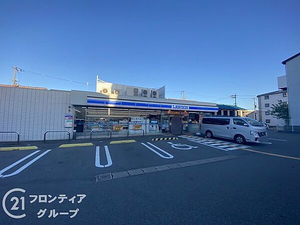 ローソン寝屋川中神田町店 徒歩7分。 490m