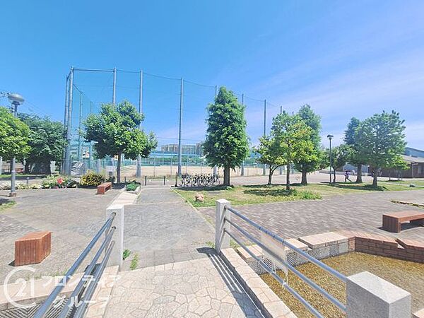 南郷公園 徒歩17分。 1340m