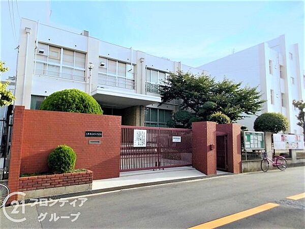 大阪市立放出中学校 徒歩7分。 520m