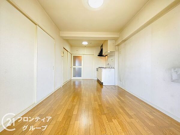 暮らしの質を高める洗練されたデザインと、開放的な空間が広がる憩いのリビング！大切なゲストを自信を持って招待したくなる、ステータスを感じさせるラグジュアリーな住空間！