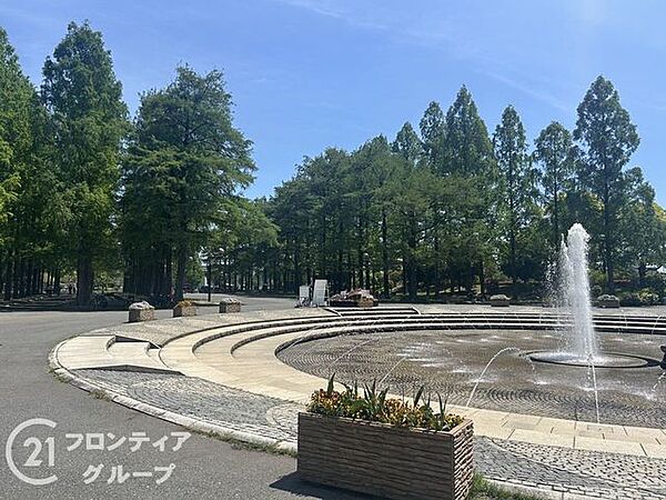 花博記念公園鶴見緑地 徒歩15分。 1200m