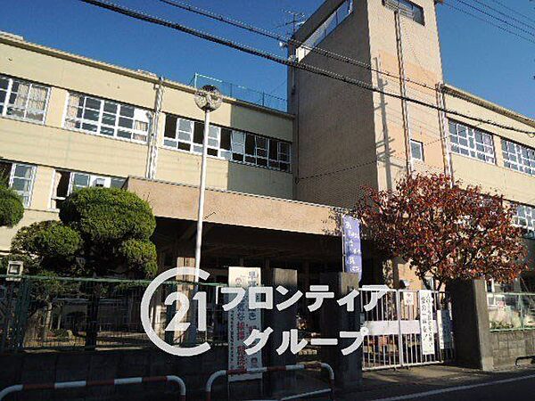 門真市立第二中学校 徒歩7分。 500m