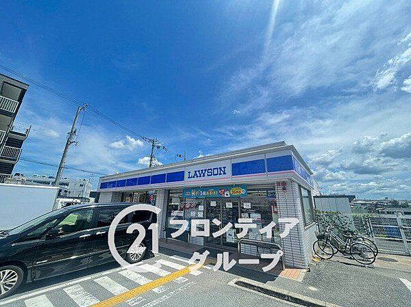 ローソン門真南野口町店 徒歩11分。 830m