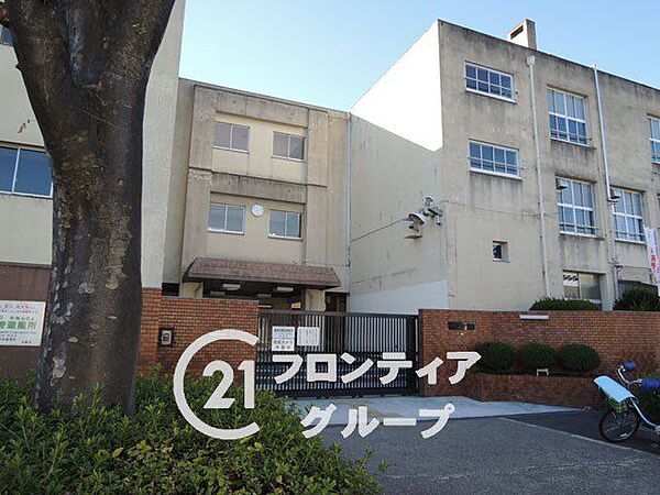 大阪市立淡路中学校 徒歩5分。 383m