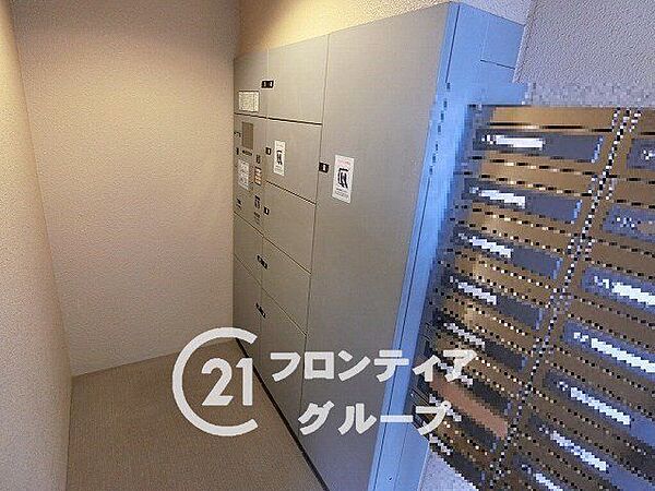 不在時でも荷物を受け取れるので、再配達の手間が省けます！大きな荷物も受け取れるので、買い物の幅が広がります。