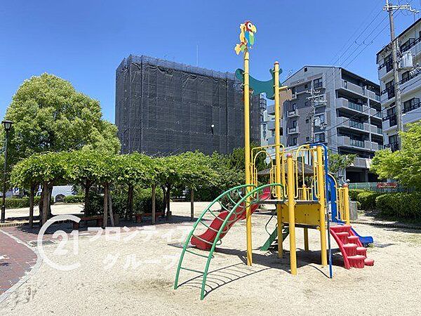 蜻蛉池公園 徒歩13分。 970m