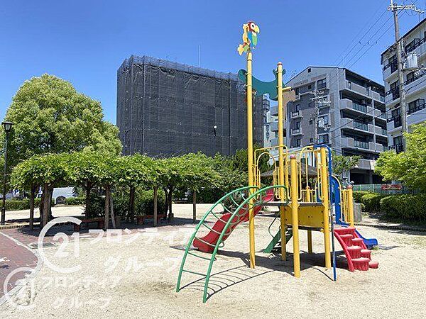 蜻蛉池公園 徒歩9分。 650m