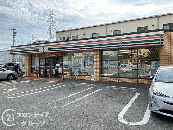 セブンイレブン東大阪菱江店 徒歩1分。 80m