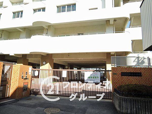 大阪市立新庄小学校 徒歩6分。 440m