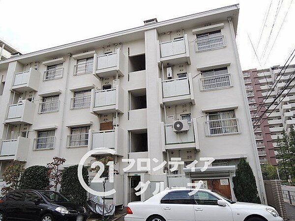 どこを見ても美しく保たれた空間は、住まう方々のマナーの良さを感じて安心しますね！暮らしを快適にするための細やかな配慮が息づく環境で、心穏やかな毎日をスタートできそうですね！
