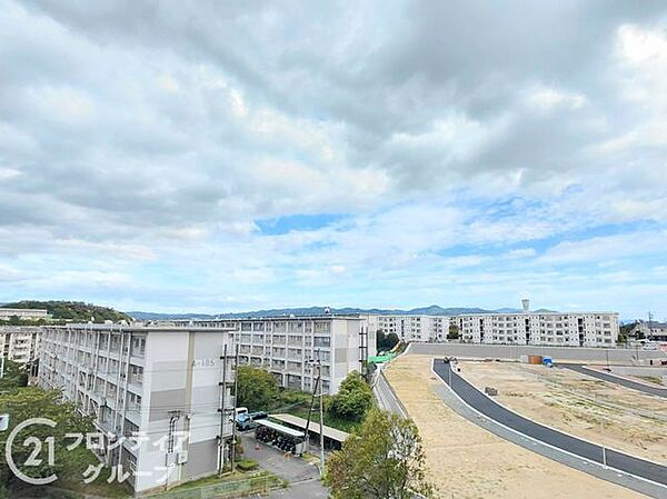 マイホームは一生に一度の大きな買い物だからこそ、納得いくまで情報を集めてほしいと思います。疑問はどんどんスタッフにぶつけてください