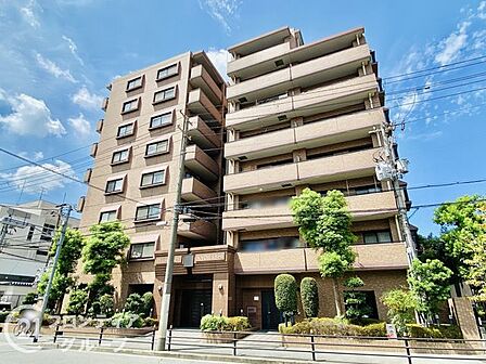 住まい選びは、価格や立地だけでなく、将来の暮らし方まで含めて考えることが大切です。今の段階で気になっていることを、まずスタッフに話してみてください