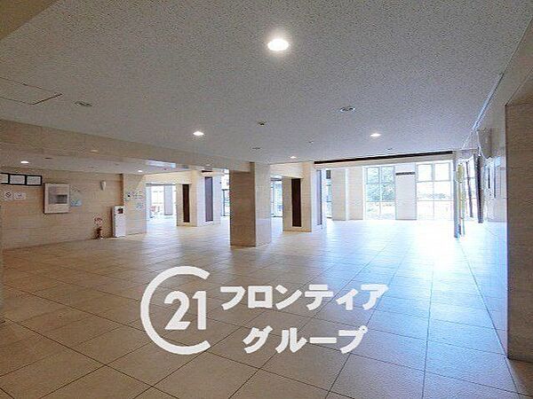 写真だけではわからない採光・広さ・周辺環境の実感は、実際に足を運んでみることが一番です。ご見学はいつでもご予約いただけます