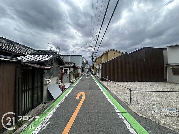 はじめてのマイホーム購入は、わからないことだらけで当然です。資金計画から物件選びまで、順を追ってスタッフが一緒に考えていきます