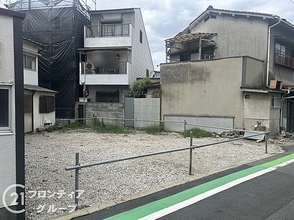 住まい選びは、価格や立地だけでなく、将来の暮らし方まで含めて考えることが大切です。今の段階で気になっていることを、まずスタッフに話してみてください