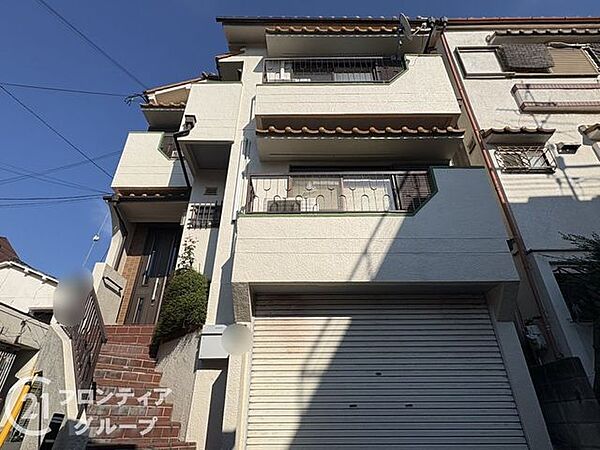 はじめてのマイホーム購入は、わからないことだらけで当然です。資金計画から物件選びまで、順を追ってスタッフが一緒に考えていきます
