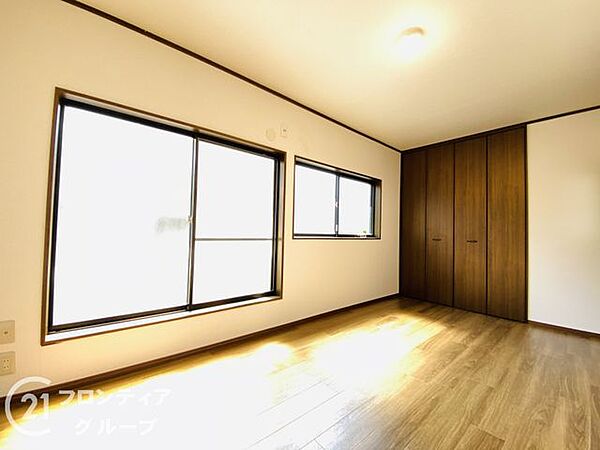 住まい選びは、価格や立地だけでなく、将来の暮らし方まで含めて考えることが大切です。今の段階で気になっていることを、まずスタッフに話してみてください