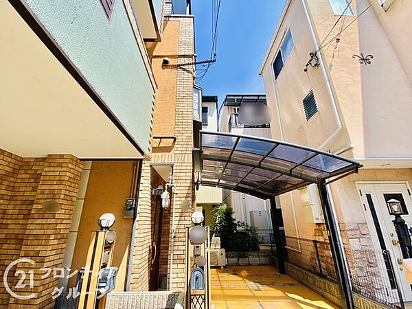 住まい探しで後悔しないためのポイントをスタッフがお伝えします。検討中の方もそうでない方も、まずは一度お話を聞かせてください