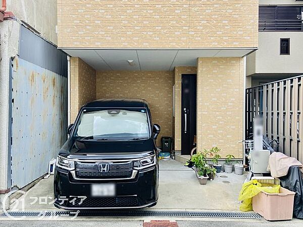 はじめてのマイホーム購入は、わからないことだらけで当然です。資金計画から物件選びまで、順を追ってスタッフが一緒に考えていきます