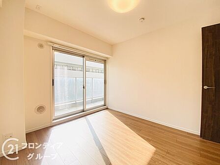 お子様の成長に合わせてフレキシブルに使える洋室。勉強やおもちゃの整理整頓もしやすい使い勝手の良いお部屋です。