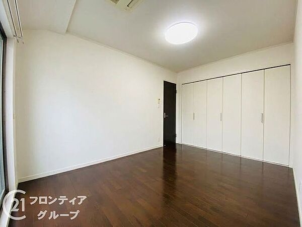 住まい選びは、価格や立地だけでなく、将来の暮らし方まで含めて考えることが大切です。今の段階で気になっていることを、まずスタッフに話してみてください