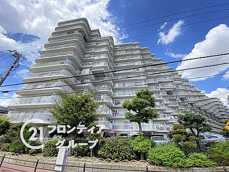 住まい選びは、価格や立地だけでなく、将来の暮らし方まで含めて考えることが大切です。今の段階で気になっていることを、まずスタッフに話してみてください