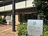 エントランス：透明感のあるガラス扉が開放感を演出する、洗練された雰囲気のエントランスです！毎朝の出発も気持ちよくポジティブな気分で一日をスタートできそうです