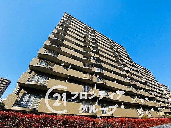 住まい選びは、価格や立地だけでなく、将来の暮らし方まで含めて考えることが大切です。今の段階で気になっていることを、まずスタッフに話してみてください
