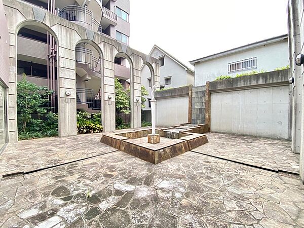 外観から魅せるマンションがオーナー様を快適・充実の先へ誘います。