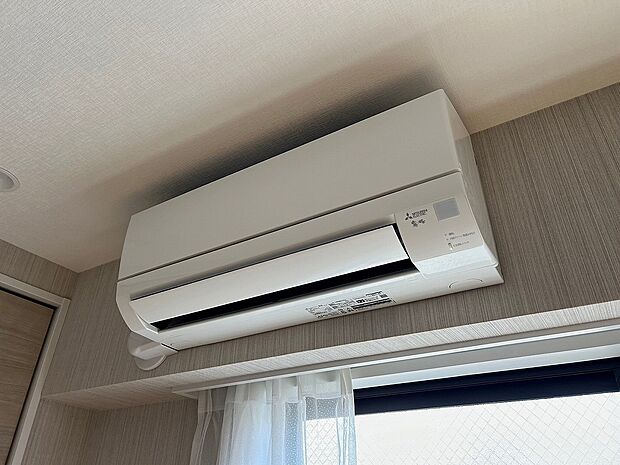 エアコンは空気を汚さず場所も取らないので、お部屋を広く使えます。設置工事などの初期費用がカットできるのは嬉しいですね。