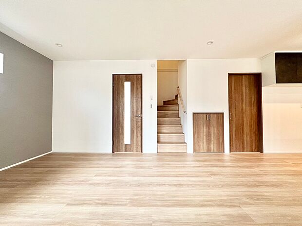 造りこんだ空間演出の妙が生み出す光と質のハーモニーはこの住宅のクオリティの良さを実感させてくれます。