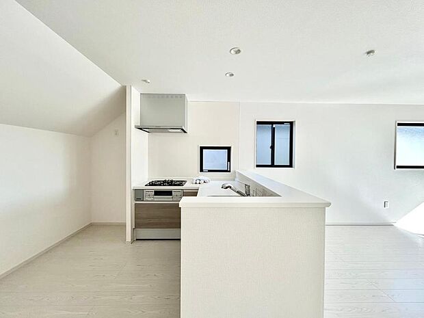 会話の弾むキッチンは自然とご家族の中心に。より一層、家族団欒のお時間が増えることでしょう。