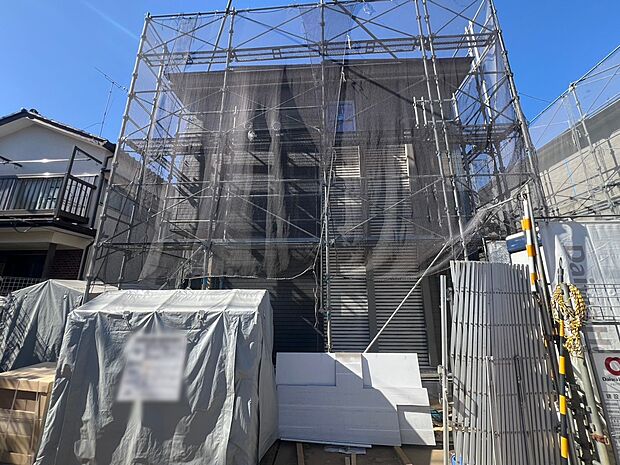 通風採光にも優れ、心地よい光と風が溢れています。戸建てでなければ体感できないひとときをご体感下さい。